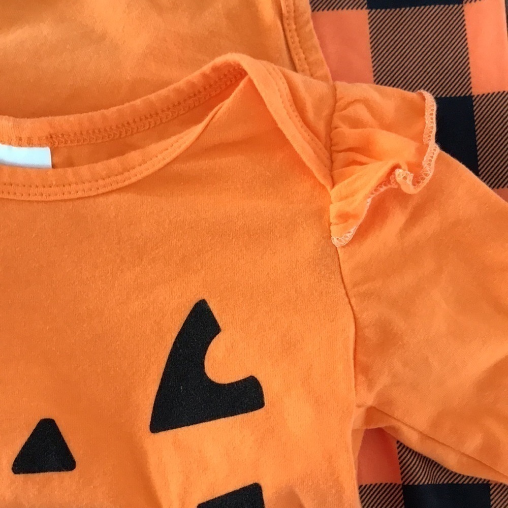 Girls 12-18 month Pumpkin 🎃 Themed Onesie & Bottoms, Orange & Black - Picture 3 of 8